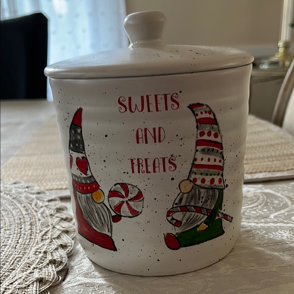 Festive Gnome Cookie Jar with Lid by Sheffield Home in EUC